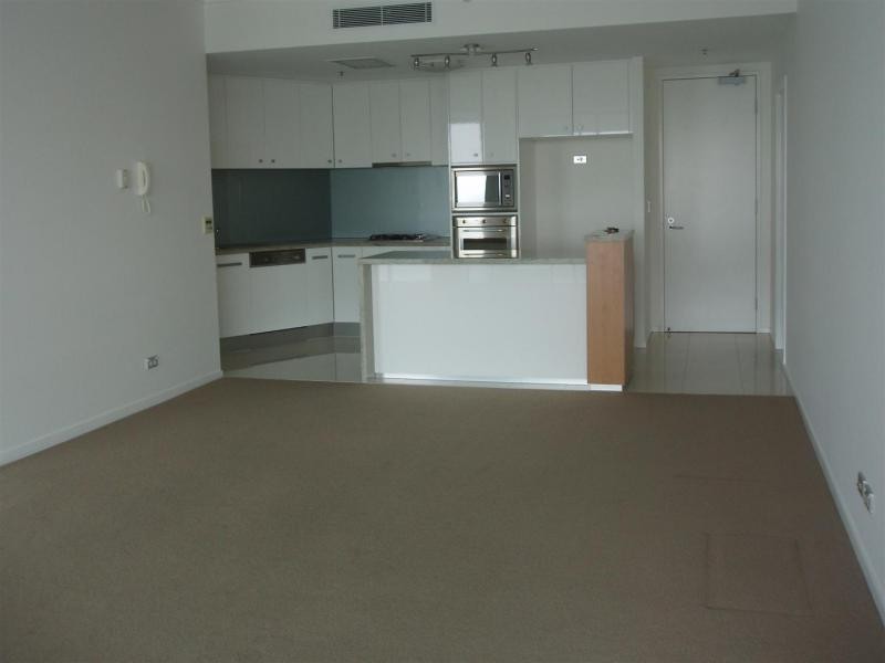 300 Marine Parade, Labrador QLD 4215