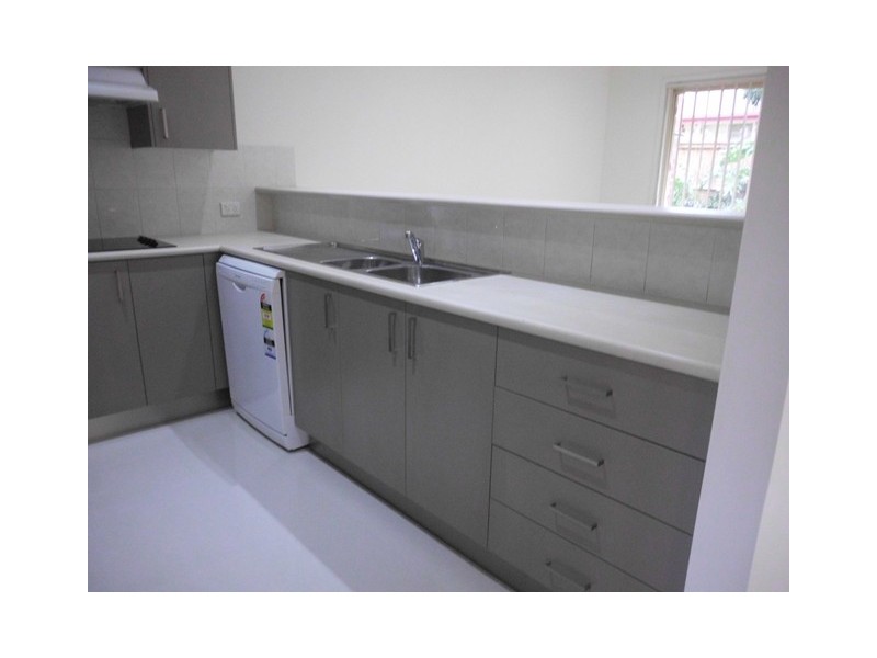 12/2 Brown Street, Labrador QLD 4215