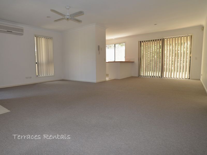 01/24 Amsonia Court,, Arundel QLD 4214