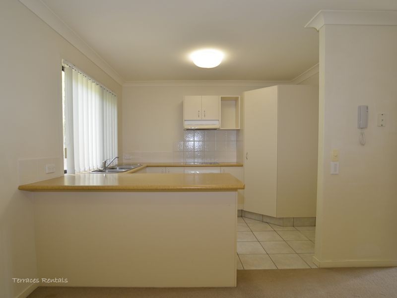 01/24 Amsonia Court,, Arundel QLD 4214