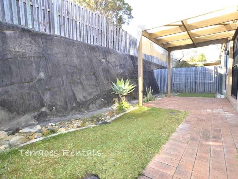 1A/24 Amsonia Court,, Arundel QLD 4214