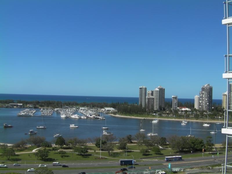 1 Como Crescent, Southport QLD 4215