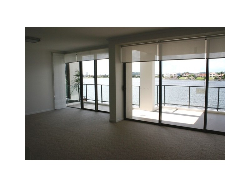 9 Moores Crescent, Varsity Lakes QLD 4227