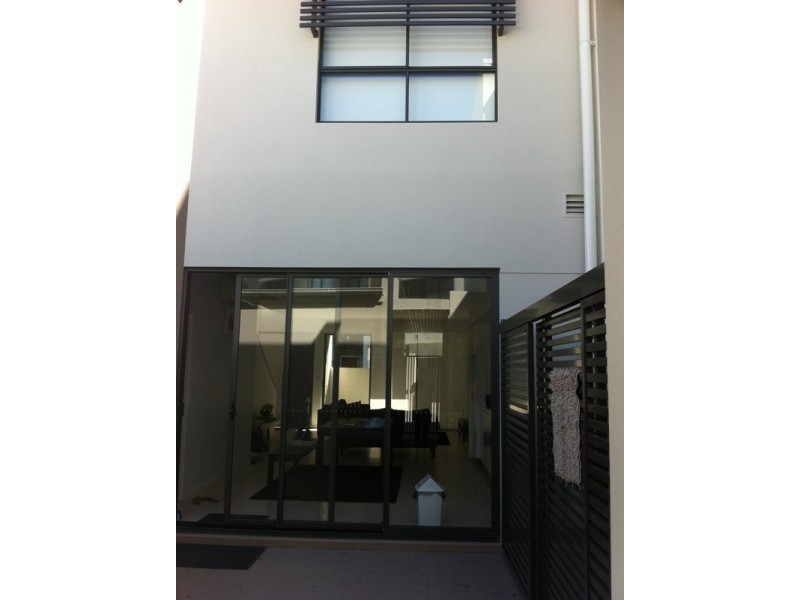 9 Moores Crescent, Varsity Lakes QLD 4227