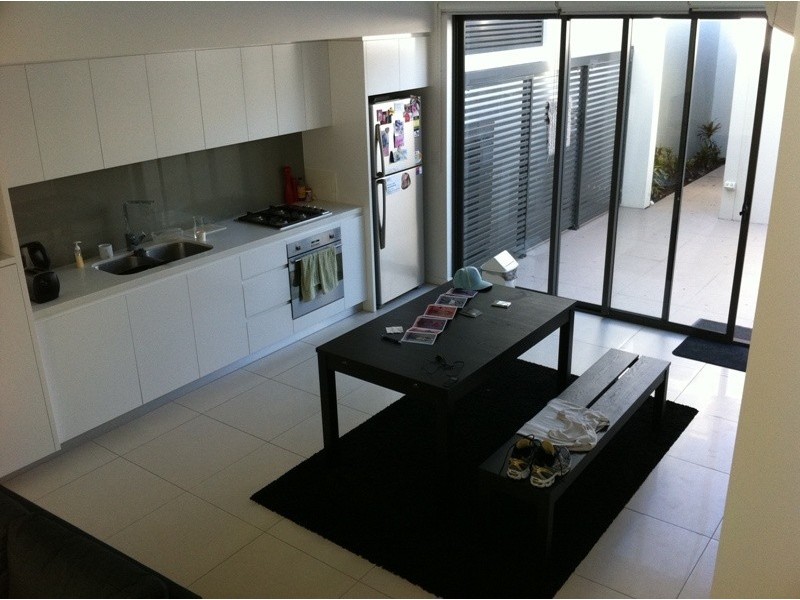 9 Moores Crescent, Varsity Lakes QLD 4227