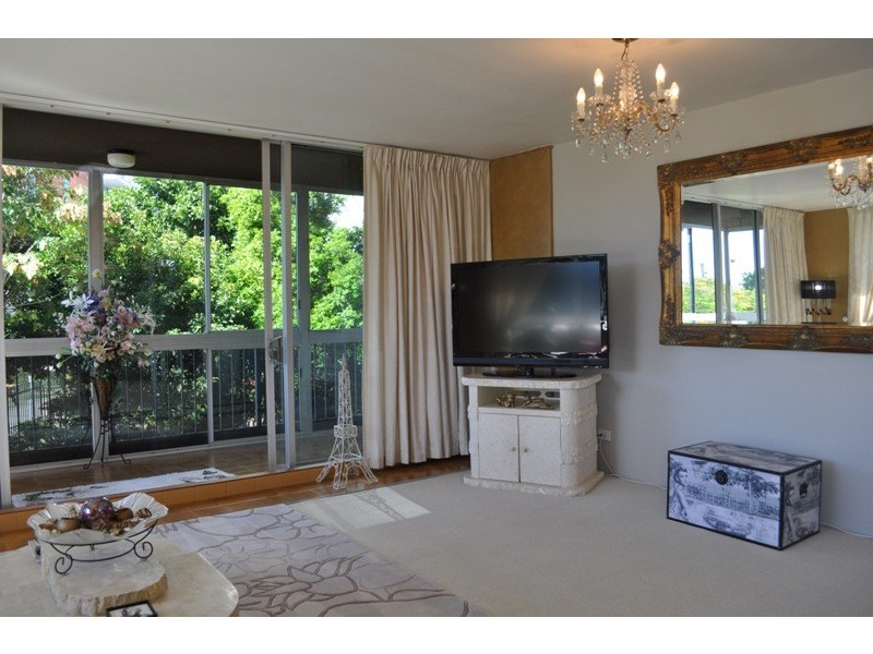 110 Tours Way, Burleigh Waters QLD 4220