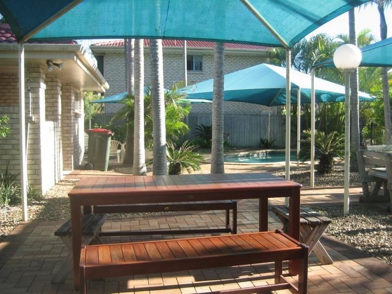 9 Lawrence Cl, Robertson QLD 4109