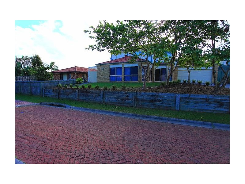 1 Poeppel Place, Helensvale QLD 4212
