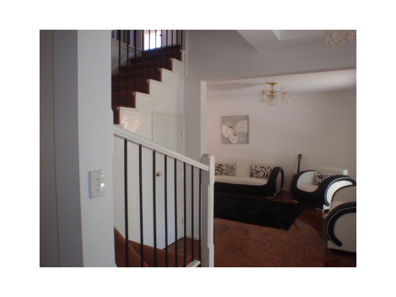 1 Poeppel Place, Helensvale QLD 4212