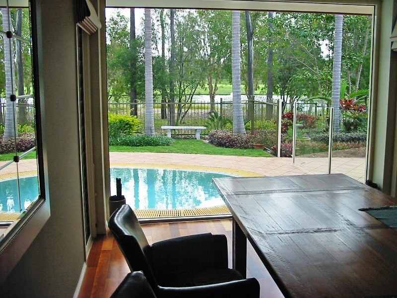 30 DALLOWAY COURT, Arundel QLD 4214