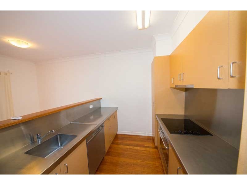 28 ELLIOTT STREET, Kangaroo Point QLD 4169