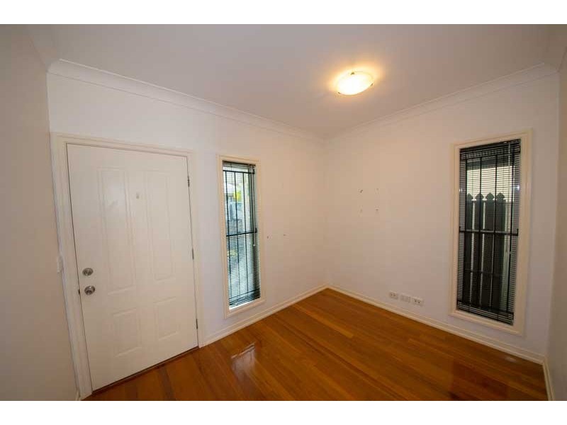 28 ELLIOTT STREET, Kangaroo Point QLD 4169