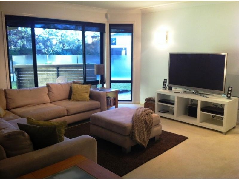 38 Petworth Court, Arundel QLD 4214