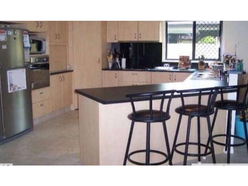 38 Petworth Court, Arundel QLD 4214