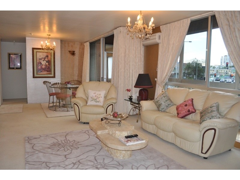 18 Queen Street, Southport QLD 4215