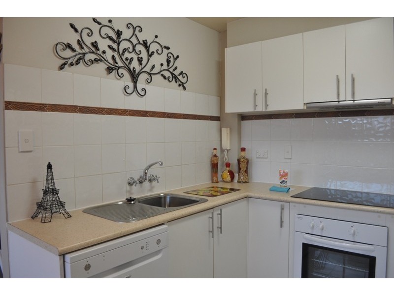 18 Queen Street, Southport QLD 4215