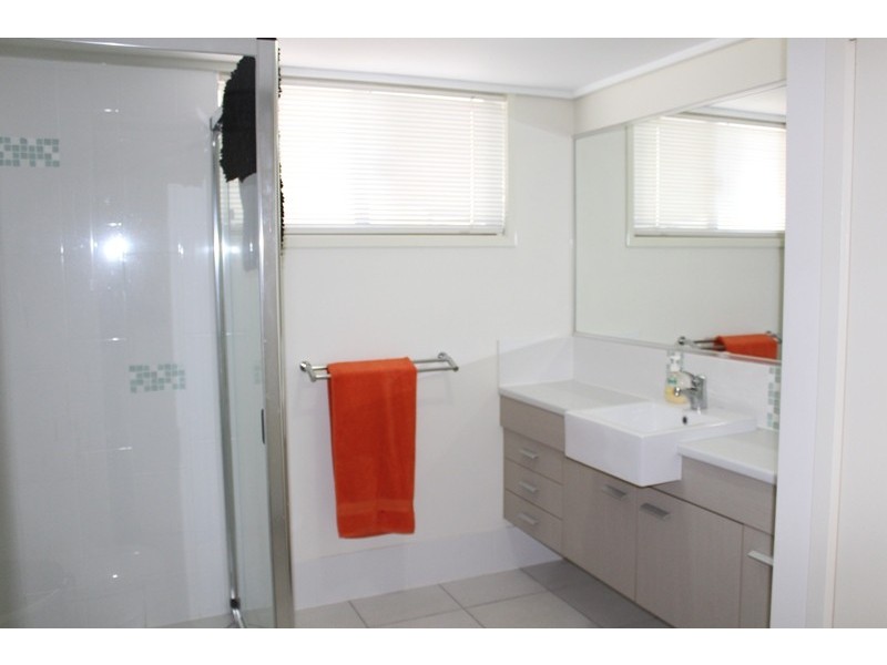 51/4 Grand Parade, Kawana Island QLD 4575