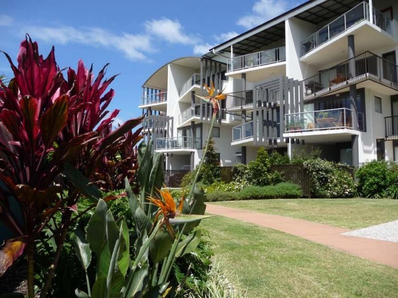 60/10 Grand Parade, Kawana Island QLD 4575