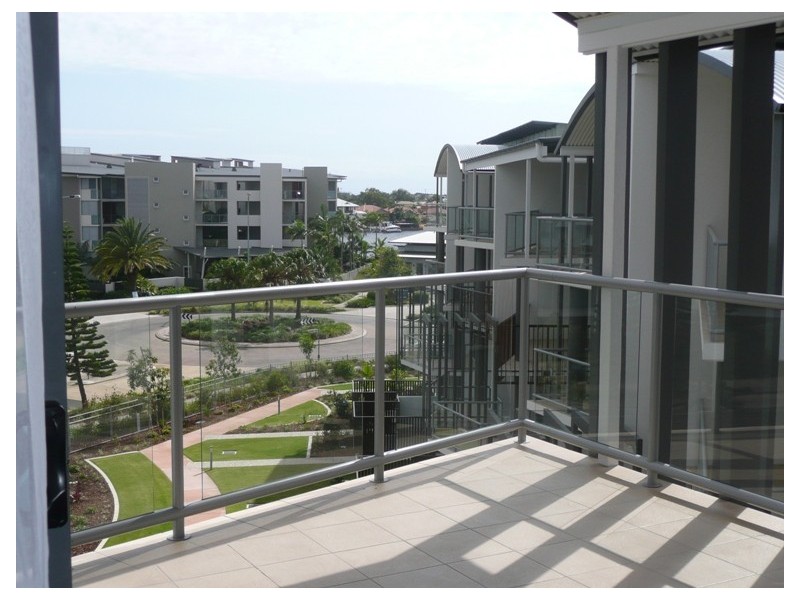 60/10 Grand Parade, Kawana Island QLD 4575