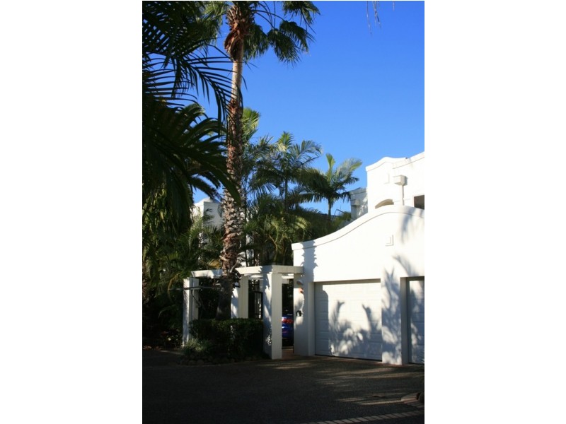 17/100 Cotlew St East, Southport QLD 4215