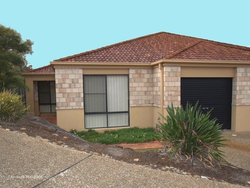 1a/24 Amsonia Court,, Arundel QLD 4214