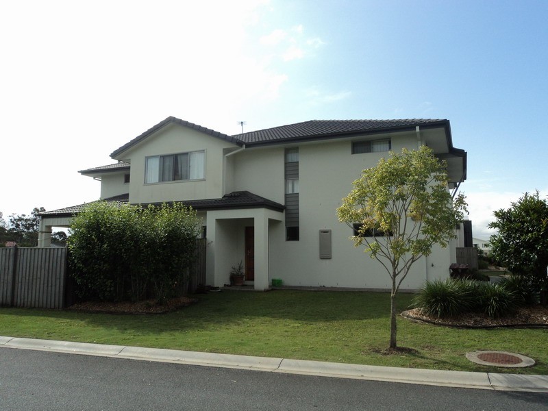 13 Marks Drive, Varsity Lakes QLD 4227