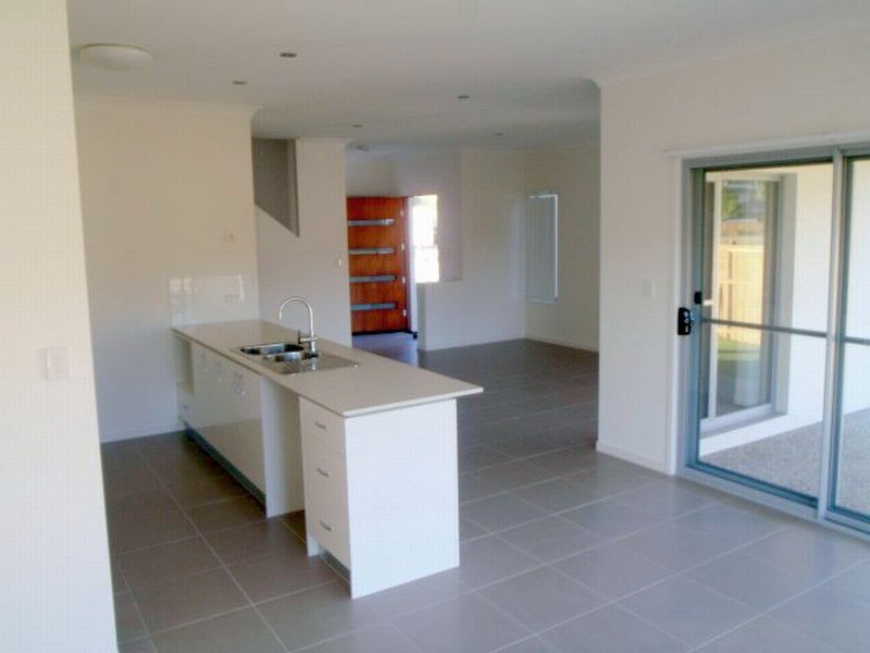 13 Marks Drive, Varsity Lakes QLD 4227