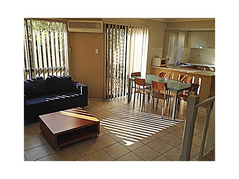 1158 Cavendish Rd, Mount Gravatt East QLD 4122