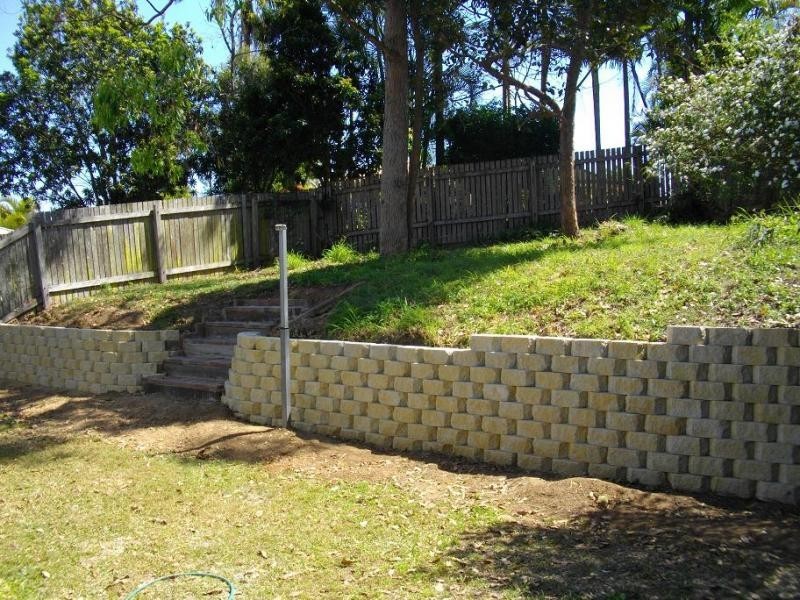 18 Tangmere Street, Chapel Hill QLD 4069