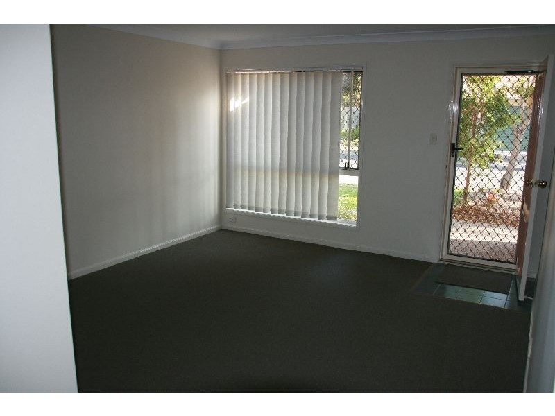 2/27 Camille Crescent, Wynnum West QLD 4178