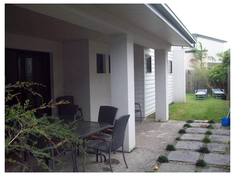 2/12 Hans Boysen Drive, Mudjimba QLD 4564