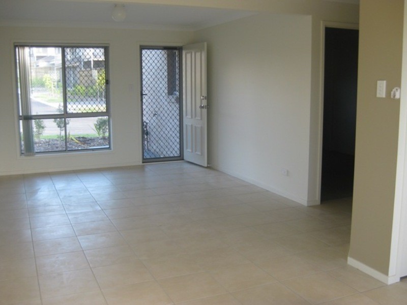 30 Carmarthen Circuit, Pacific Pines QLD 4211