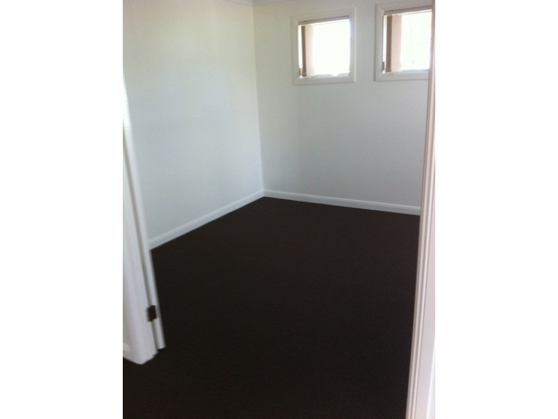 8/100 Cotlew St East, Southport QLD 4215