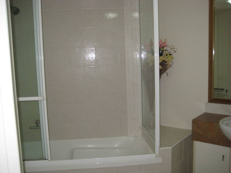 1027/2633 Gold Coast Highway, Broadbeach QLD 4218