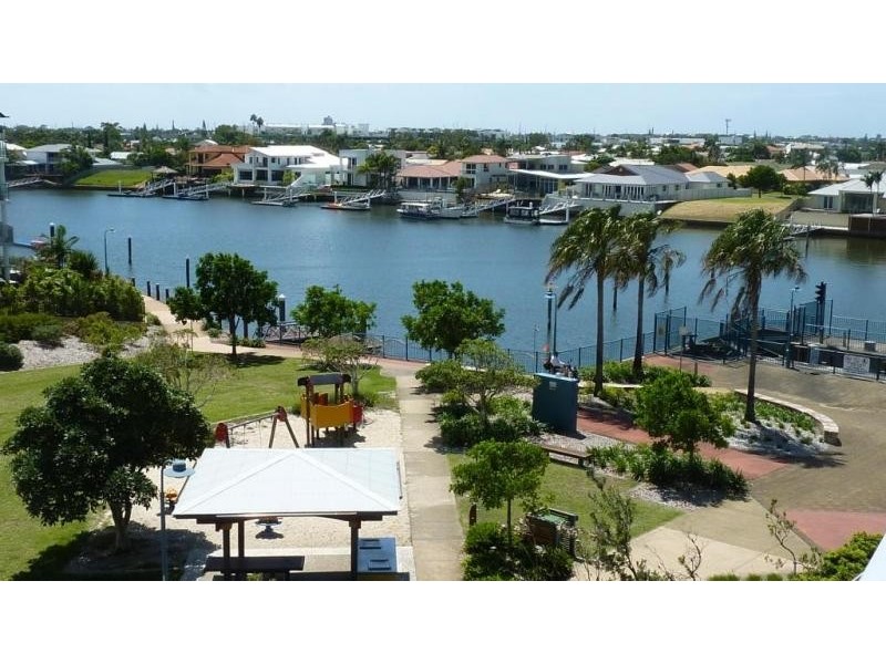 51 Grand Parade, Kawana Island QLD 4575