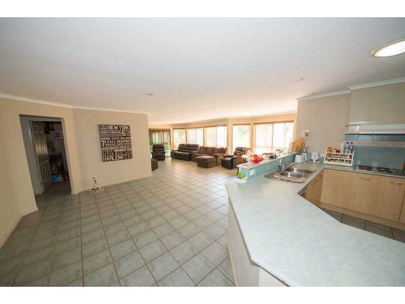61 Coventry Circuit, Carindale QLD 4152