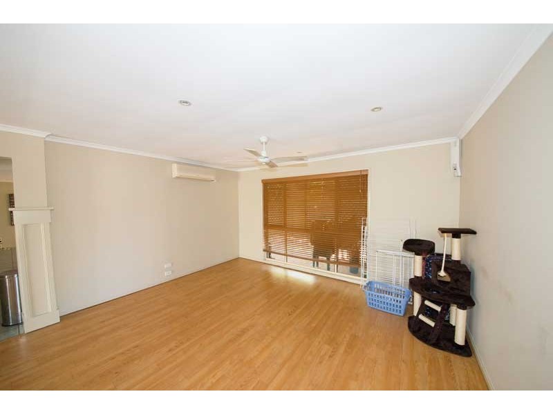 61 Coventry Circuit, Carindale QLD 4152