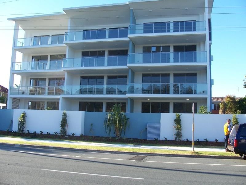 10 Tallebudgera Drive, Palm Beach QLD 4221