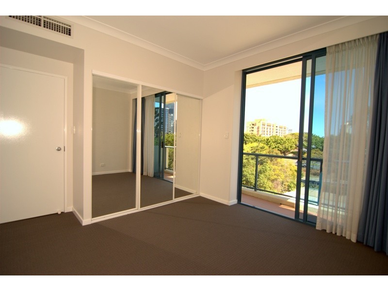 35 Ferry Street, Kangaroo Point QLD 4169