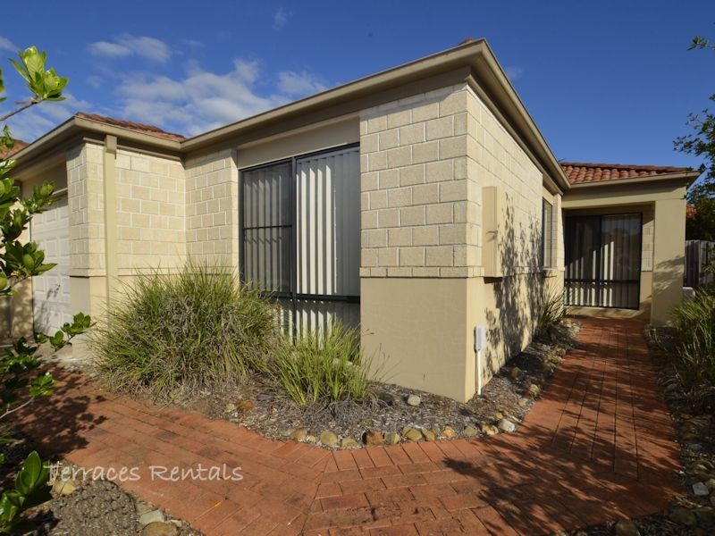 01/24 Amsonia Court,, Arundel QLD 4214