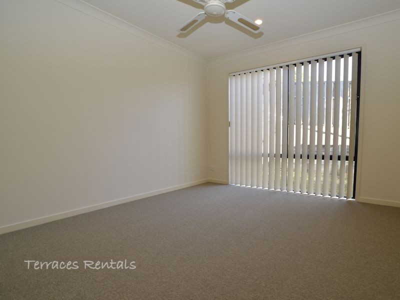01/24 Amsonia Court,, Arundel QLD 4214