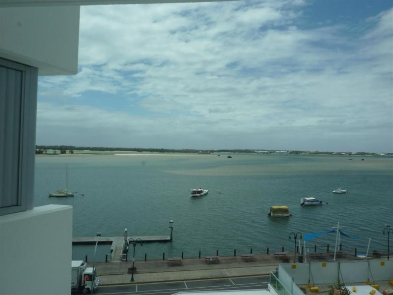 300 Marine Parade, Labrador QLD 4215