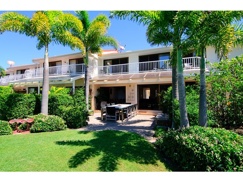 2/81 Boykambil Esp Nth, Hope Island QLD 4212