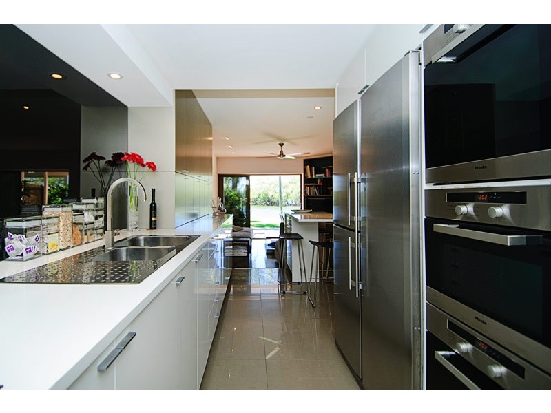2/81 Boykambil Esp Nth, Hope Island QLD 4212