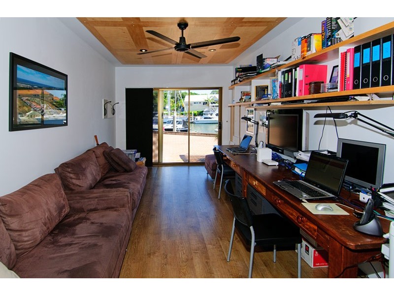 2/81 Boykambil Esp Nth, Hope Island QLD 4212