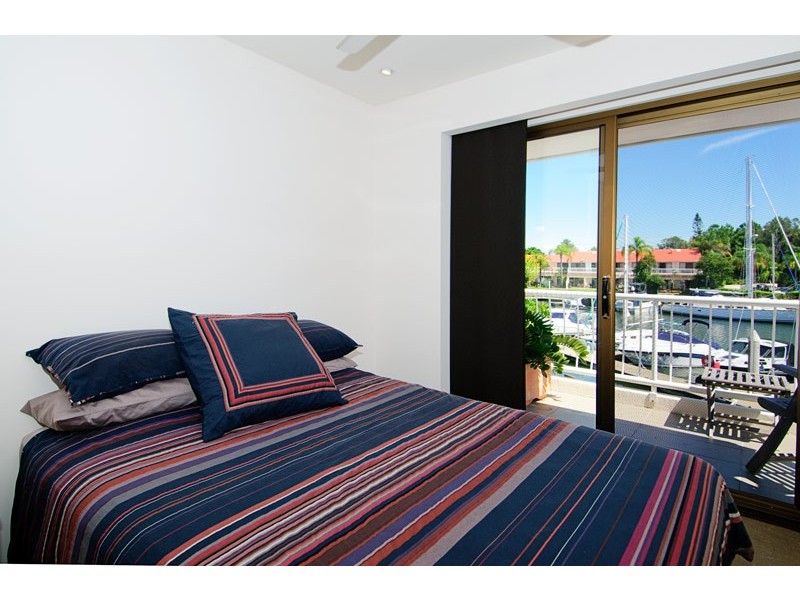 2/81 Boykambil Esp Nth, Hope Island QLD 4212