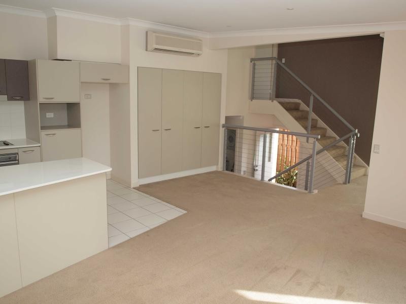 23/19 Carina Peak Drive, Varsity Lakes QLD 4227