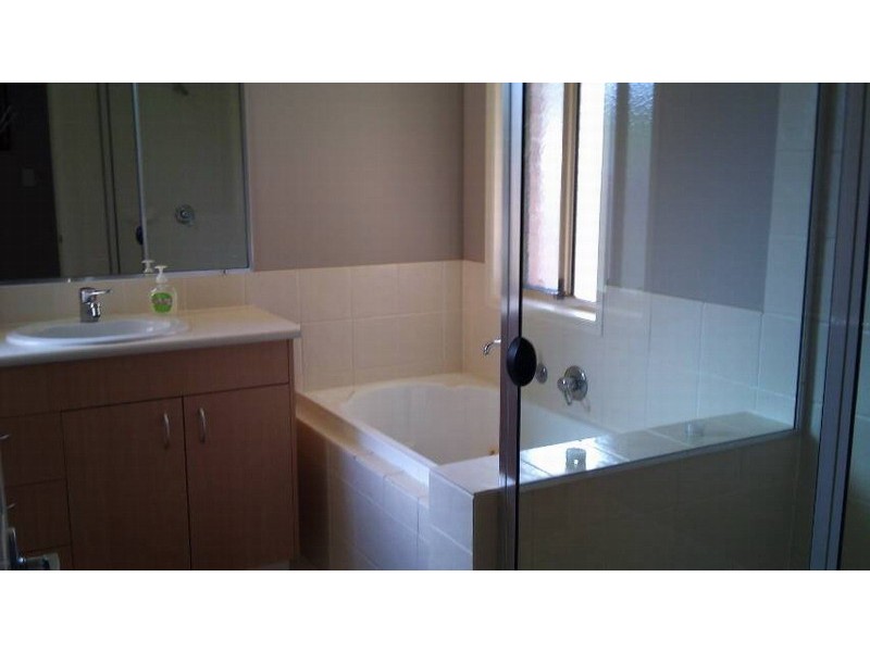 67 Yodelay Street, Varsity Lakes QLD 4227