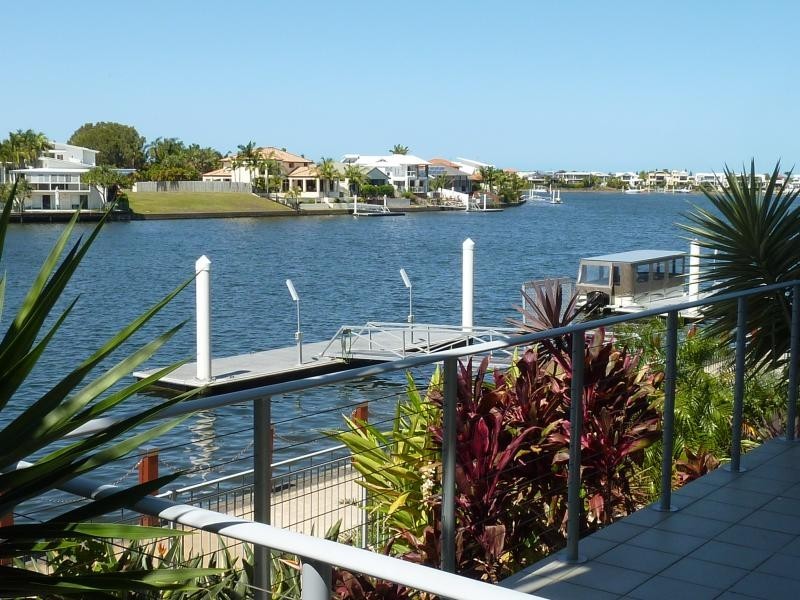 51 Grand Parade, Kawana Island QLD 4575