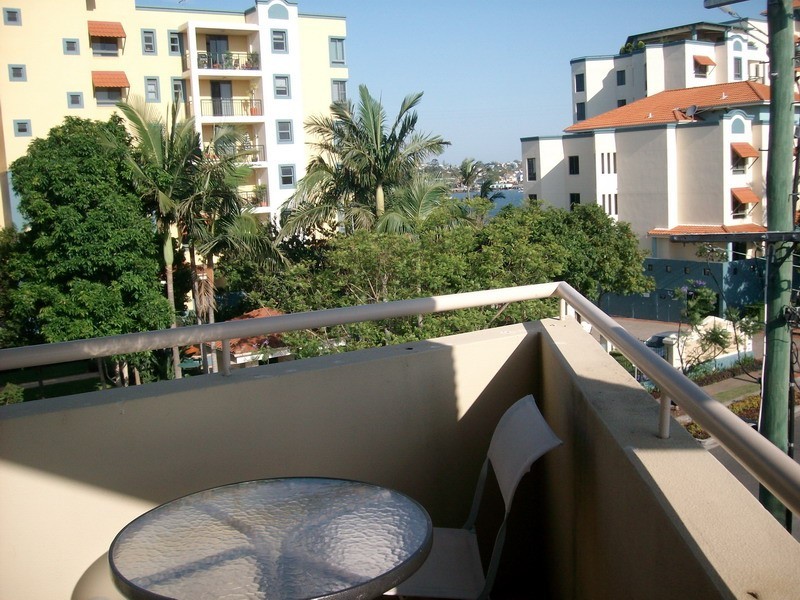 27/32-38 Newstead Terrace., Newstead QLD 4006